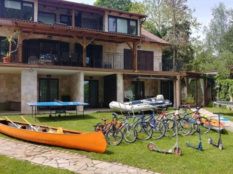 Vizparti Apartmanhaz Леаньфалу Экстерьер фото