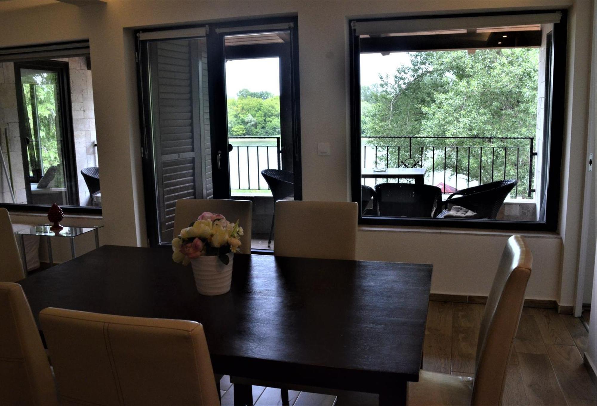 Vizparti Apartmanhaz Леаньфалу Номер фото