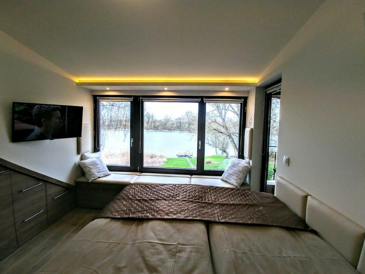 Vizparti Apartmanhaz Леаньфалу Экстерьер фото