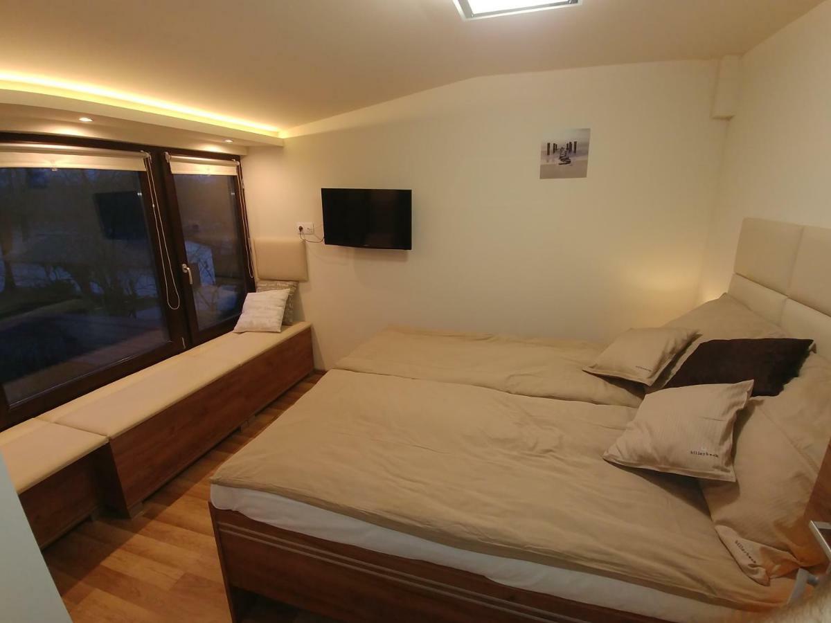 Vizparti Apartmanhaz Леаньфалу Экстерьер фото