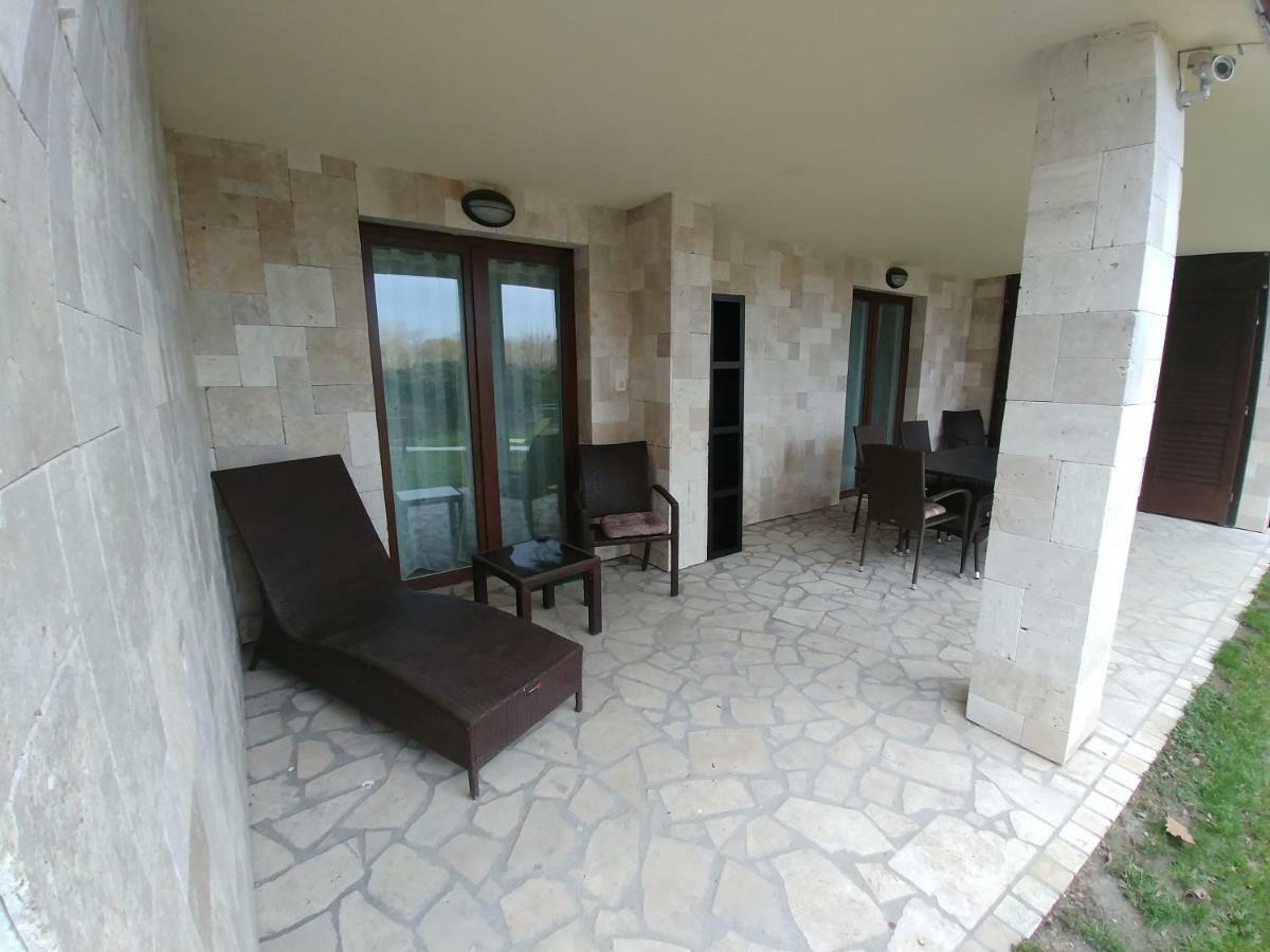 Vizparti Apartmanhaz Леаньфалу Экстерьер фото