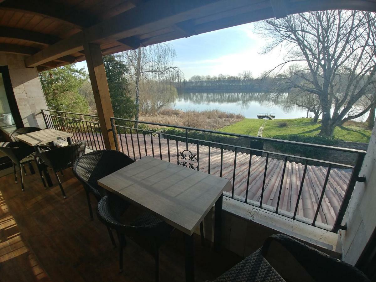 Vizparti Apartmanhaz Леаньфалу Экстерьер фото