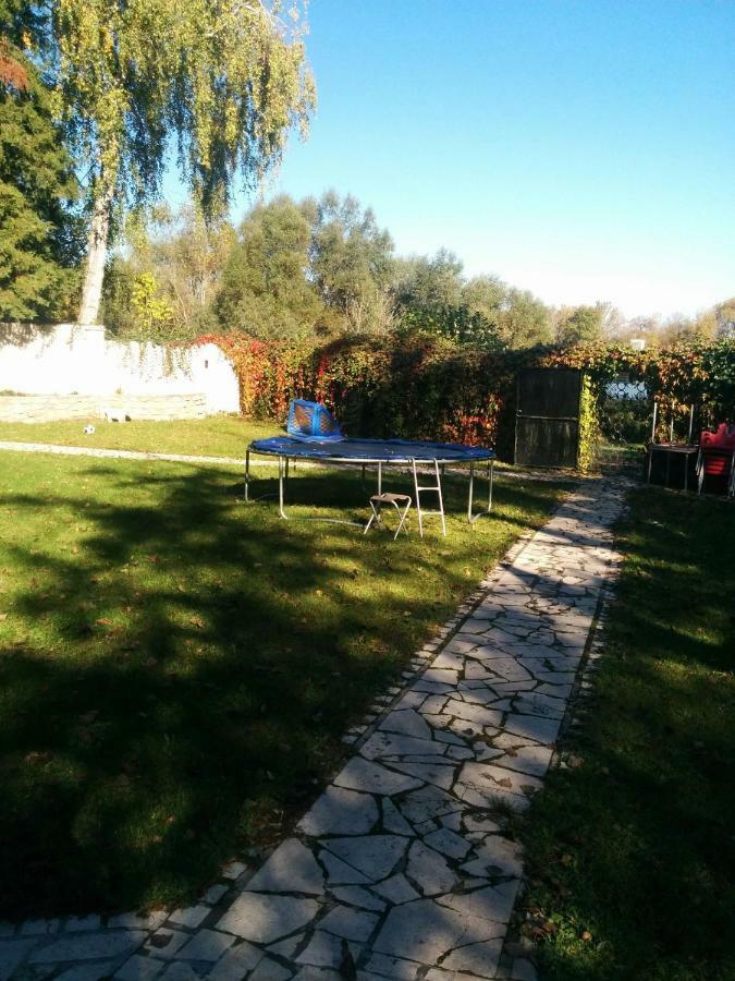 Vizparti Apartmanhaz Леаньфалу Экстерьер фото